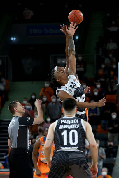 通过与阿莫 通过与阿莫