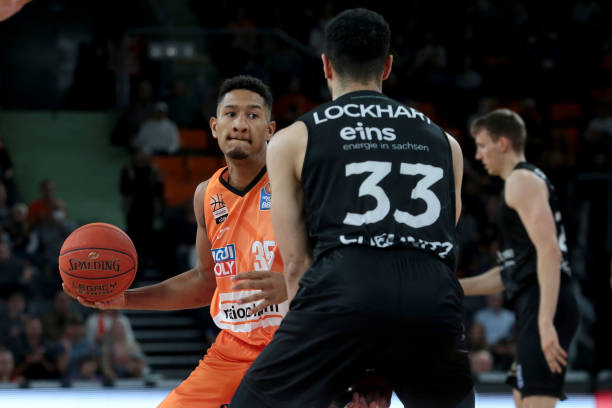 年轻的单板 年轻的单板