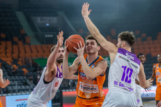 守优先的理 守优先的理